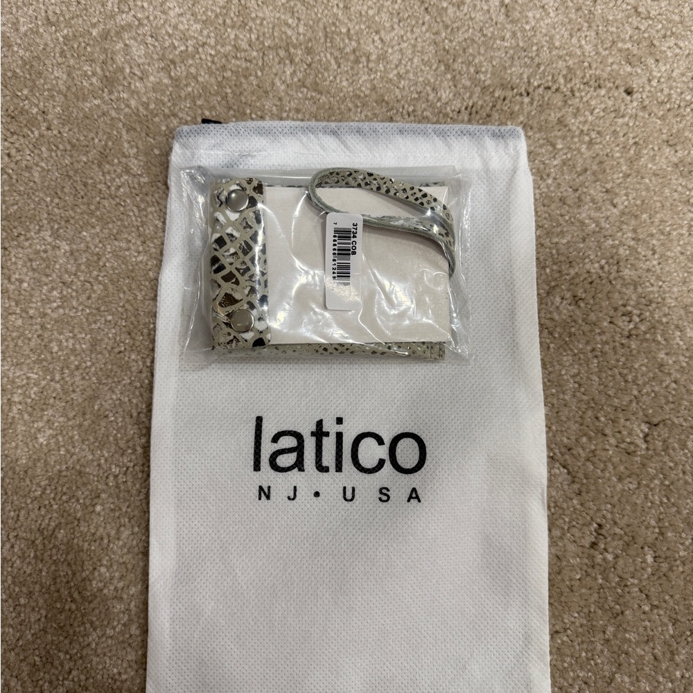 New Latico Leather Cardholder Charm in Cobra - Picture 2 of 3